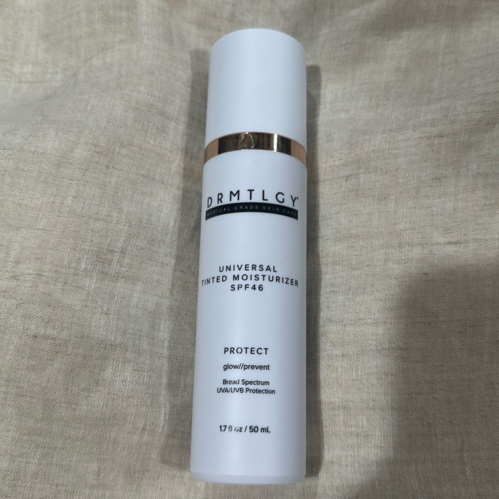 DRMTLGY Universal Tinted Moisturizer SPF46
